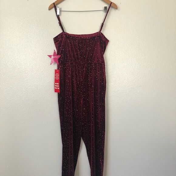 NWT SPEECHLESS Wine Red Sparkly Spaghetti Strap Jumpsuit Size Medium - Picture 2 of 14